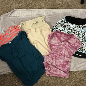 Lot of Maternity clothes - all size large